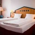 Ramada By Wyndham 3*