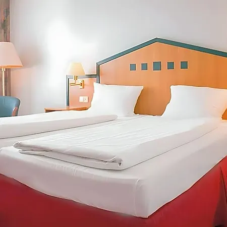 Ramada By Wyndham Szálloda 3*
