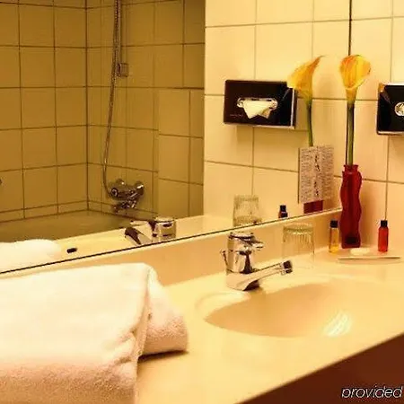 Ramada By Wyndham 3* 博特罗普