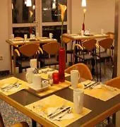 酒店 Ramada By Wyndham 3*